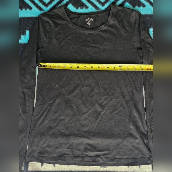 Women's Old Navy Softest Long Sleeve T-Shirt Medium - Picture 3 of 5